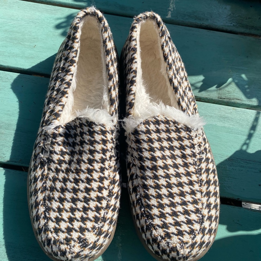 Vionic Houndstooth Faux-Fur Lined Slip-Ons - Black, White & Tan